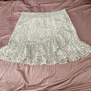 White and black straight skirt